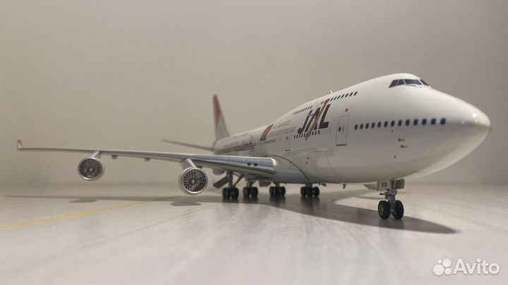 Металлическая модель самолёта Boeing 747 JAL