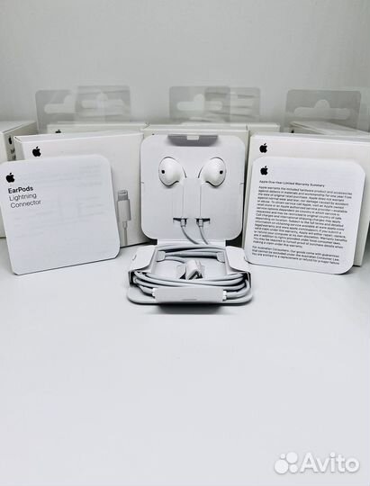 Проводные наушники Apple EarPods Lightning