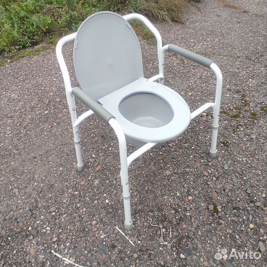 Санитарный стул туалет