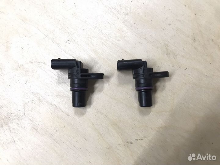 Датчик распредвала 04C907601 Passat B8