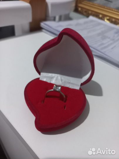 Серебряное кольцо женское