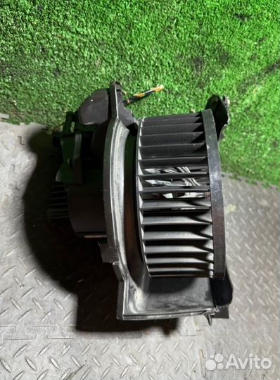 Моторчик печки Opel Zafira 1.8 2008