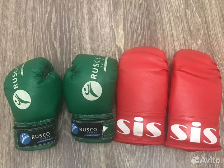 Боксерские перчатки