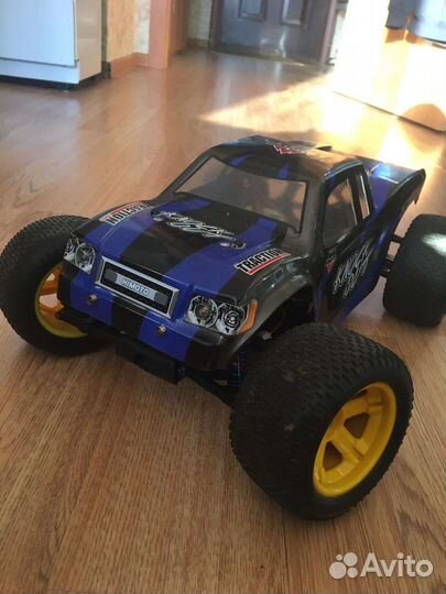 Радиоуправляемая модель 1/10