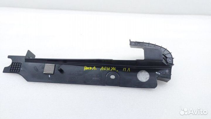 Б/У Накладка крыла Состояние отличное, оригинал