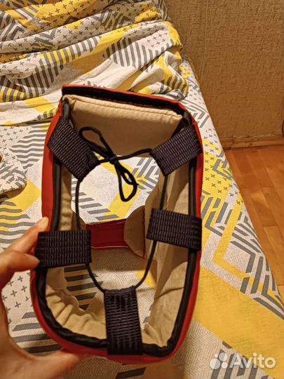 Шлем, перчатки, накладки для рукопашного боя