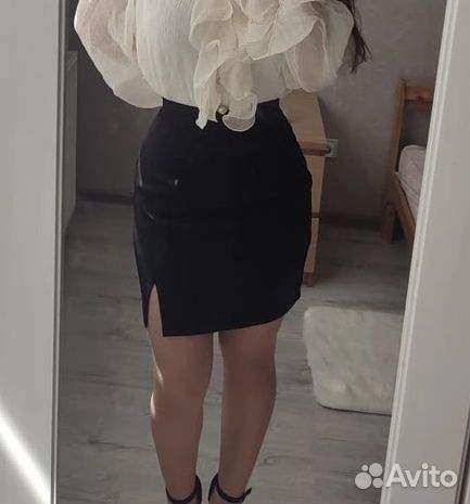 Мини-юбка с разрезом S More Corner