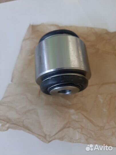Плавающий сайлентблок заднего рычага. Nissan