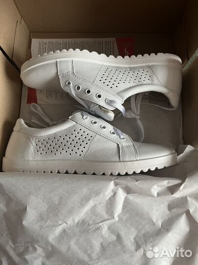 Кроссовки женские 40 размер