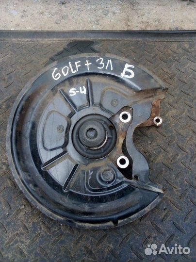 Кулак (цапфа) задний левый Volkswagen Golf Plus