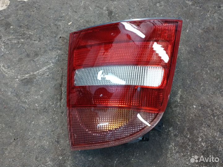 Фонарь задний левый Skoda Octavia A4
