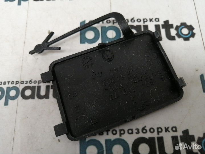 Заглушка буксир крюка переднего бампера 9680484977