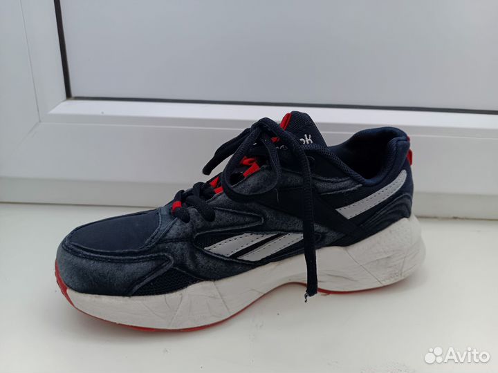 Кроссовки reebok 37