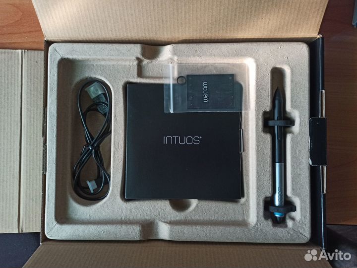 Графический планшет Wacom Intuos Pen & Touch