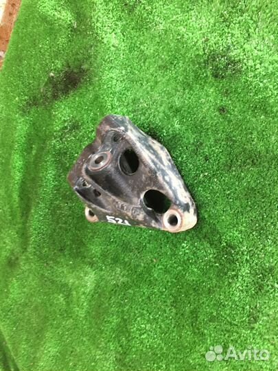 Кронштейн подушки Toyota Corolla E15 Auris E15