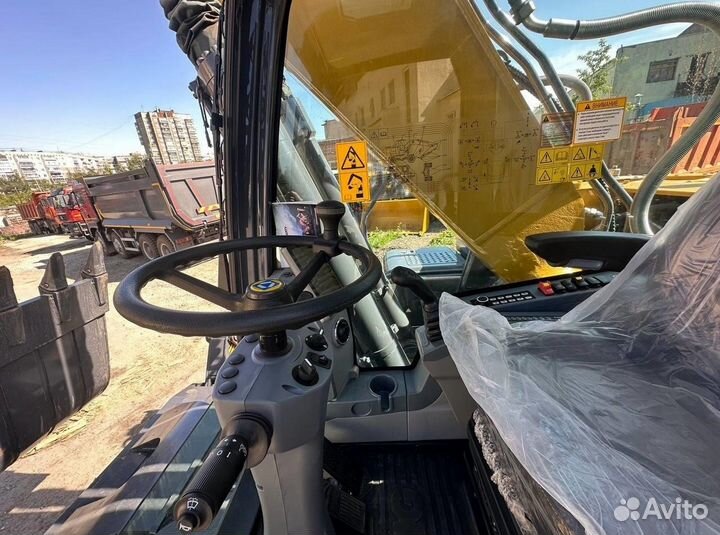 Колёсный экскаватор XCMG XE210WD, 2023