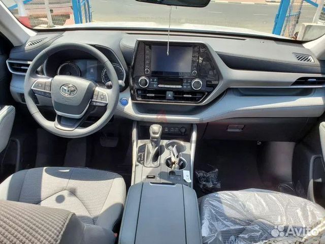 Toyota Highlander 3.5 AT, 2022, 10 км