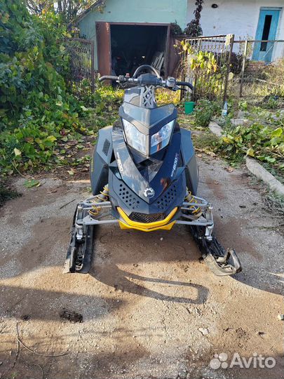 BRP Ski Doo Summit x 163 800r