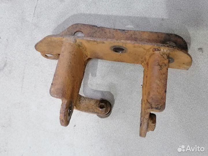 Кронштейн опоры кпп для BYD F3 2006-2013