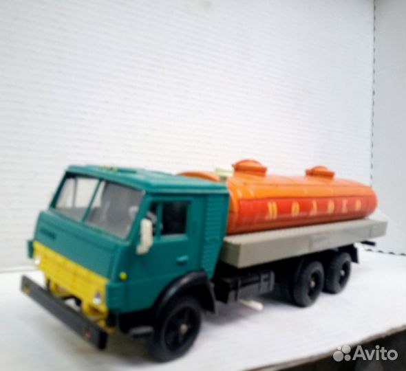 Камаз -53212 молоковоз 1:43 элекон