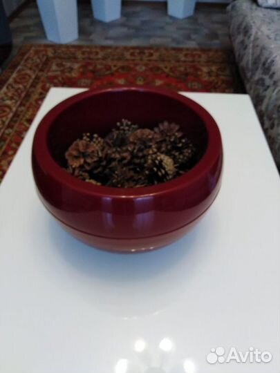 Большой цветочный горшок