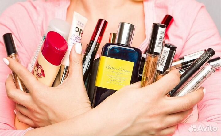 Упаковщик/ца косметики с питанием вахта мск