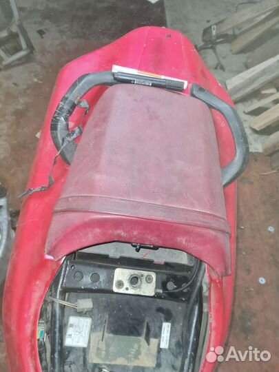 Suzuki RF сиденье заднее