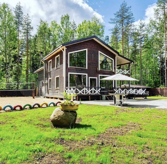 Дом 260 м² на участке 20 сот.