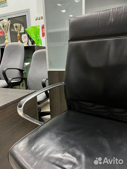 Кожаное кресло руководителя Haworth (Германия)