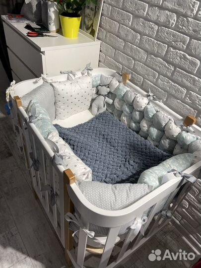 Бортики в детскую кроватку, одеяло, плед