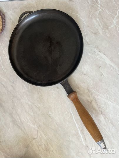 Чугунная сковорода 24 см