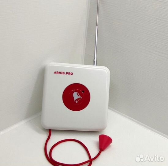 Кнопка вызова персонала и помощи в санузел