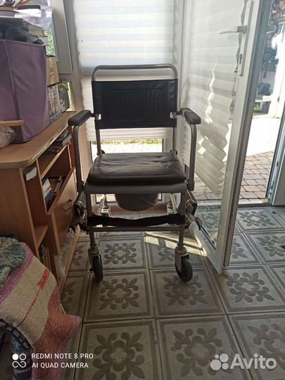 Кресло каталка с туалетом