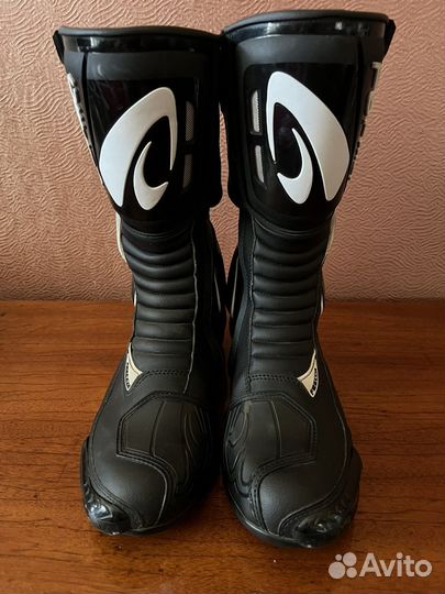 Продам мото сапоги forma