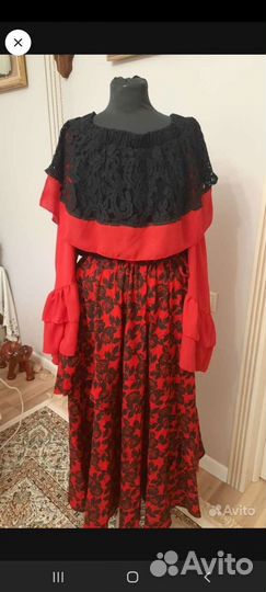 Продаю костюмы