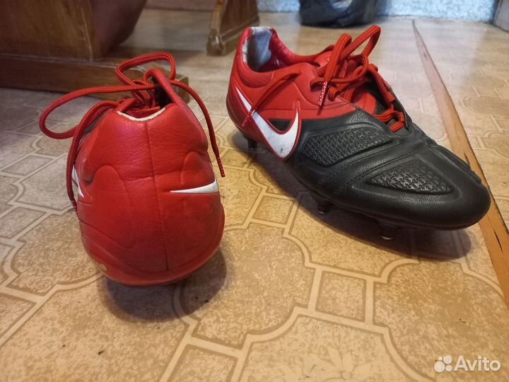 Футбольные бутсы nike tiempo