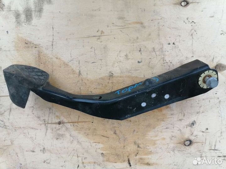 Педаль тормоза Skoda Octavia A5