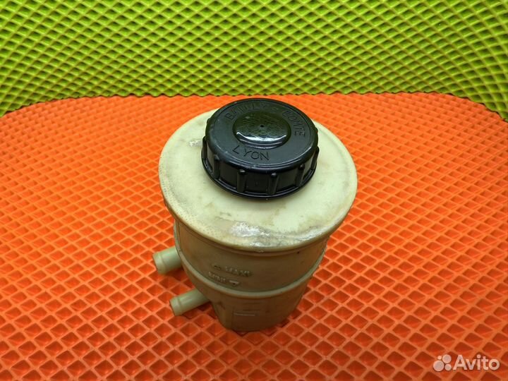 Бачок гур Renault duster