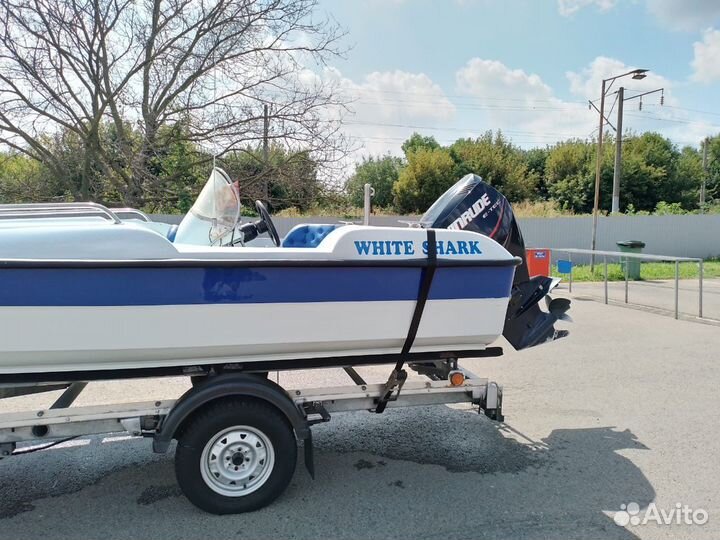 Прогулочный катер