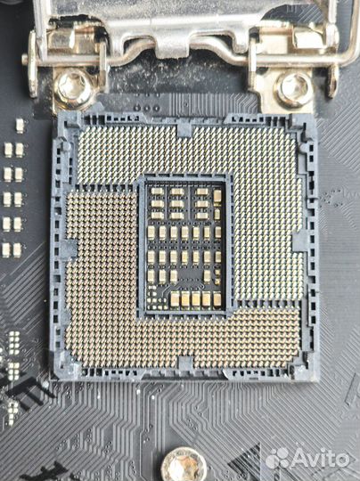 Материнская плата asus ROG strix Z390-E gaming