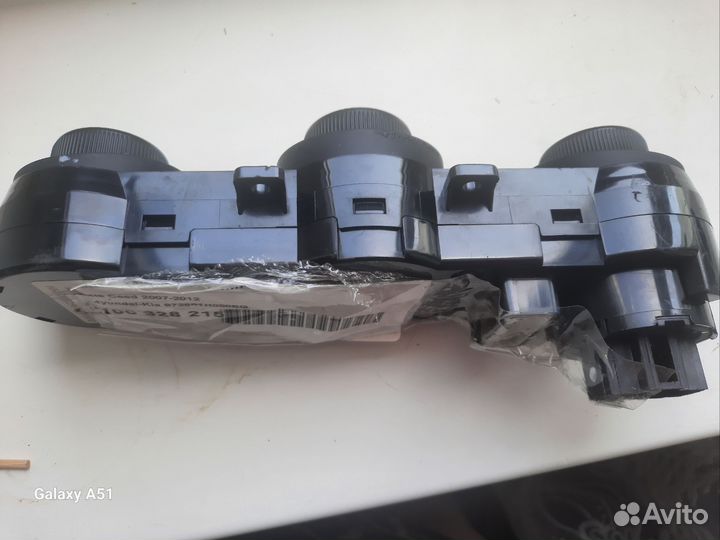 Блок управления отопителем кия сид 2008г