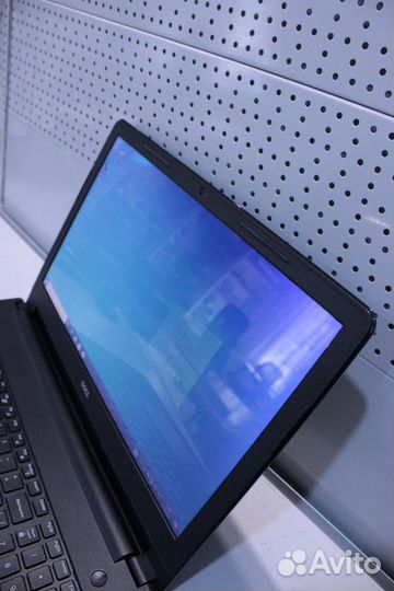 Ноутбук dell Inspiron/Windows 10 PRO/ 15.6
