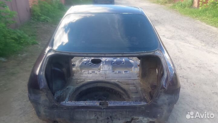 Задняя часть тойота карина Е