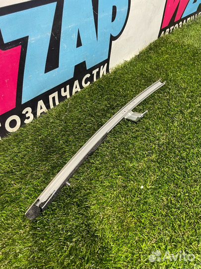 Направляющая стекла задней левой Honda HR-V