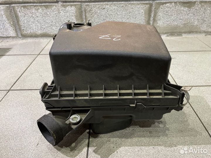 Корпус воздушного фильтра Toyota Camry