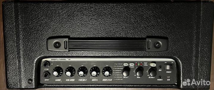 Комбоусилитель для электрогитары (комбик)