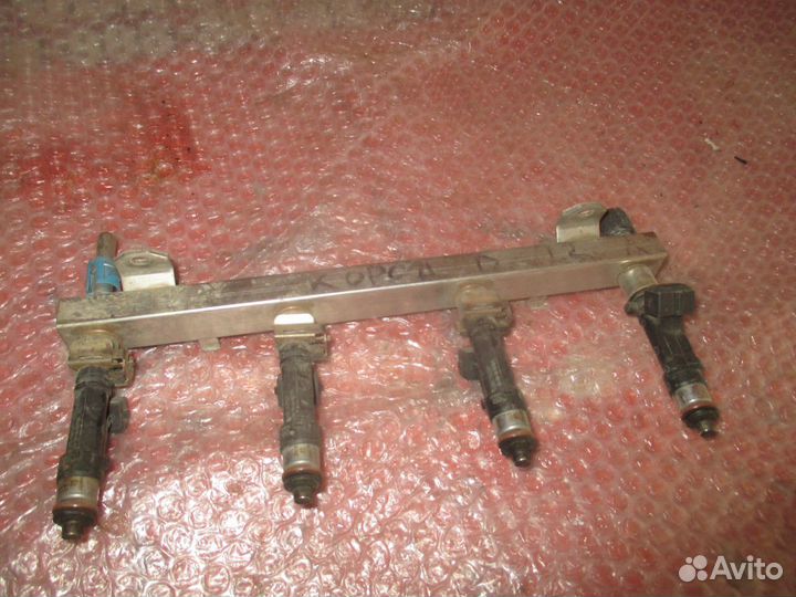 Топливная рампа. Форсунки. Опель Корса 1.2