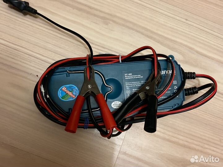 Зарядное устройство. hyundai HY400