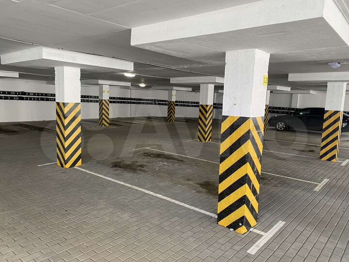 Машиноместо, 14 м²