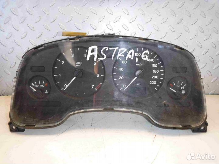 Панель приборов Opel Astra